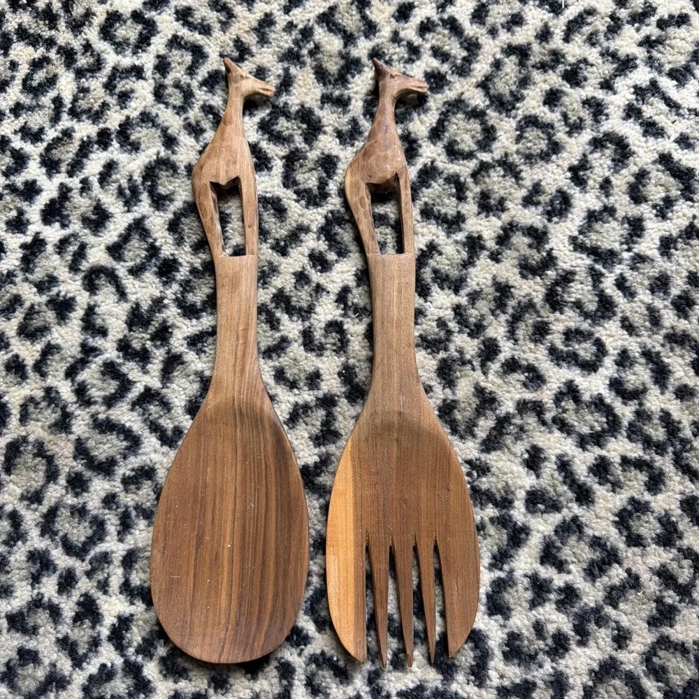 Vintage Pair Hand Carved Wood Fork & Spoon Salad Set Giraffe Handles 12